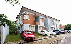 Reddoorz Plus Near Siloam Karawaci